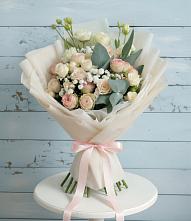 Букет цветов из:  Розы и Лизиантусы в Боброве