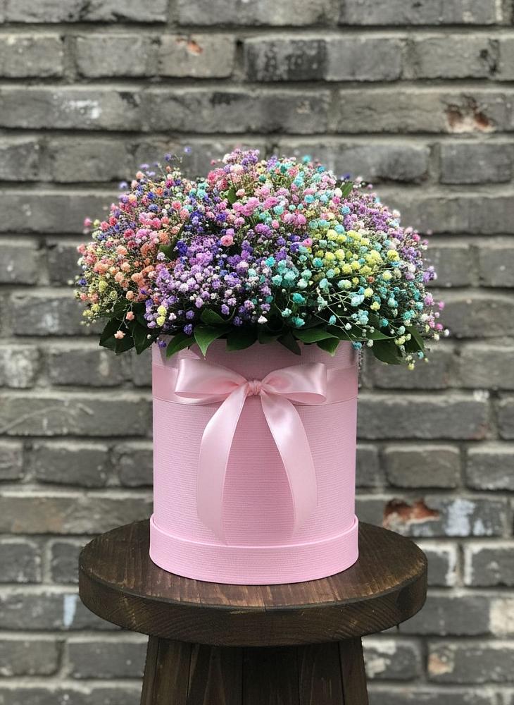 Цветочная композиция из Гипсофила и Розы в шляпной коробке в Боброве