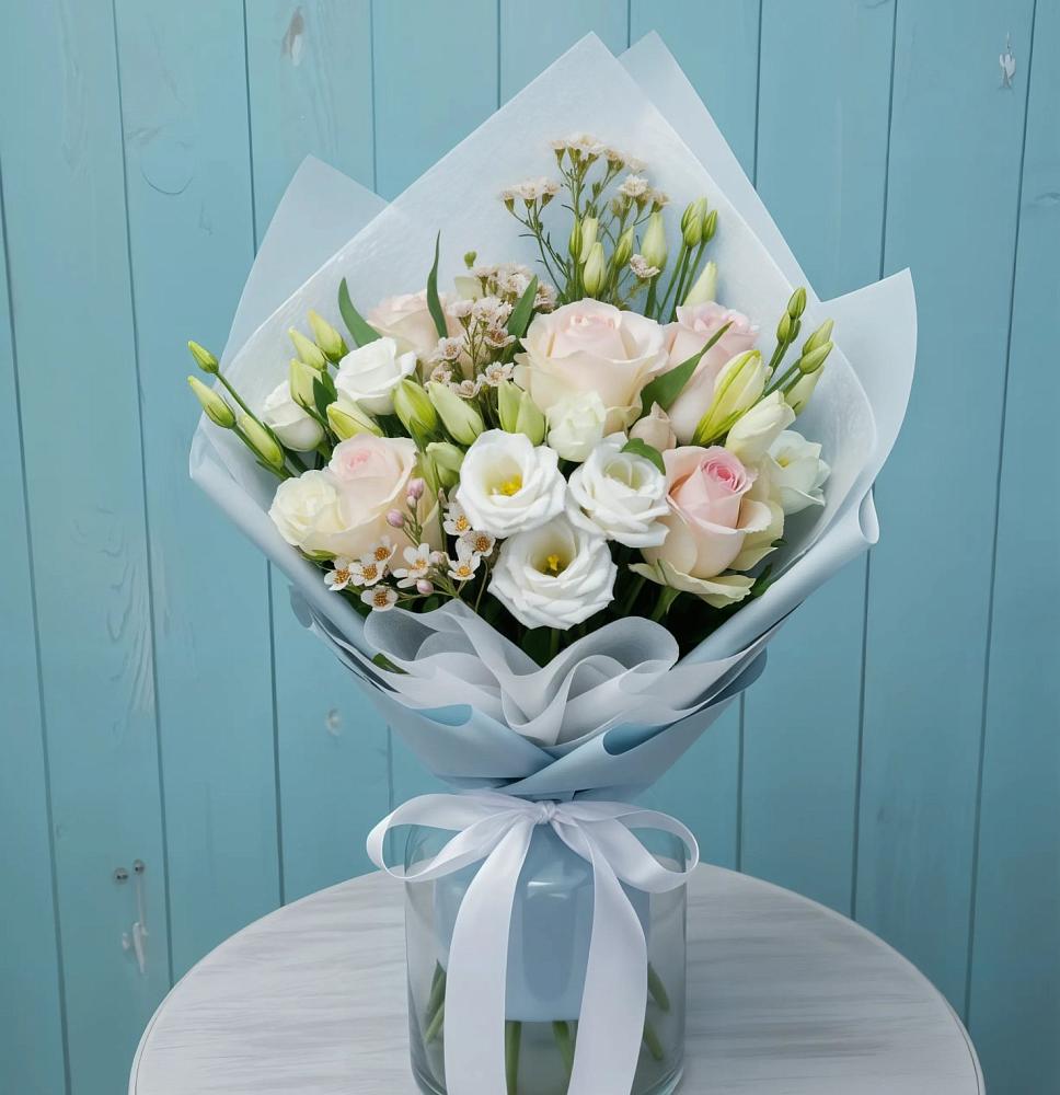 Букет цветов из: Розы и Лизиантусы в Боброве