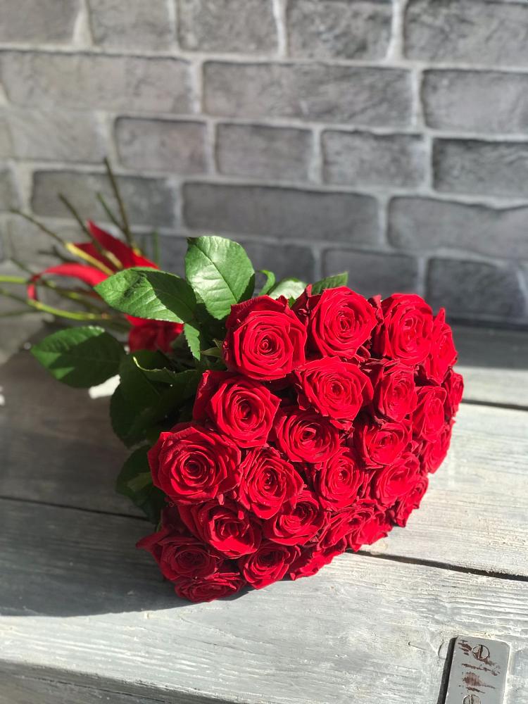Букет Красные розы Фридом в Боброве