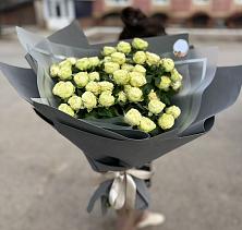 Букет Белые кустовые розы Солинеро в Боброве
