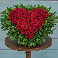 Цветочная композиция из Розы в виде сердца #REPLACE_PRED# Боброве