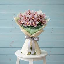 Букет цветов из:  Орхидеи и Розы #REPLACE_PRED# Боброве