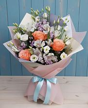 Букет цветов из:  Лизиантусы, Розы, Альстромерии и Гипсофила в Боброве