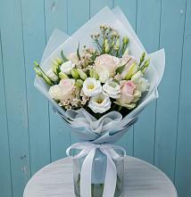 Букет цветов из:  Розы и Лизиантусы в Боброве