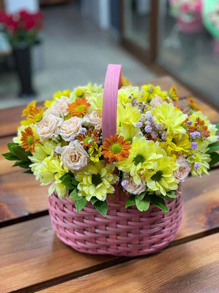 Цветочная композиция из Хризантемы и Розы в корзине в Боброве