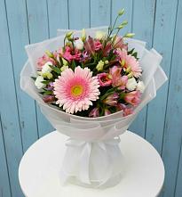 Букет цветов из:  Герберы, Альстромерии и Лизиантусы в Боброве